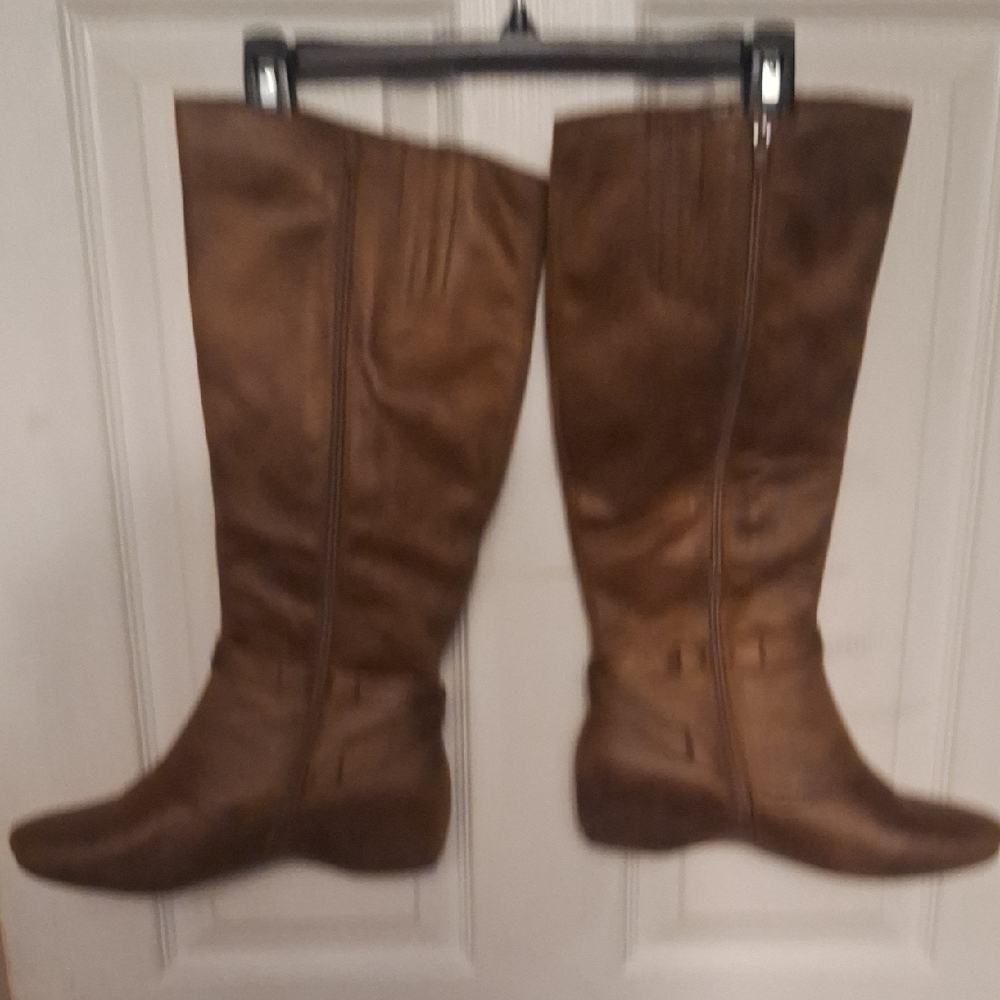 Brown Knee-High Women's Boots By Yuu Asha